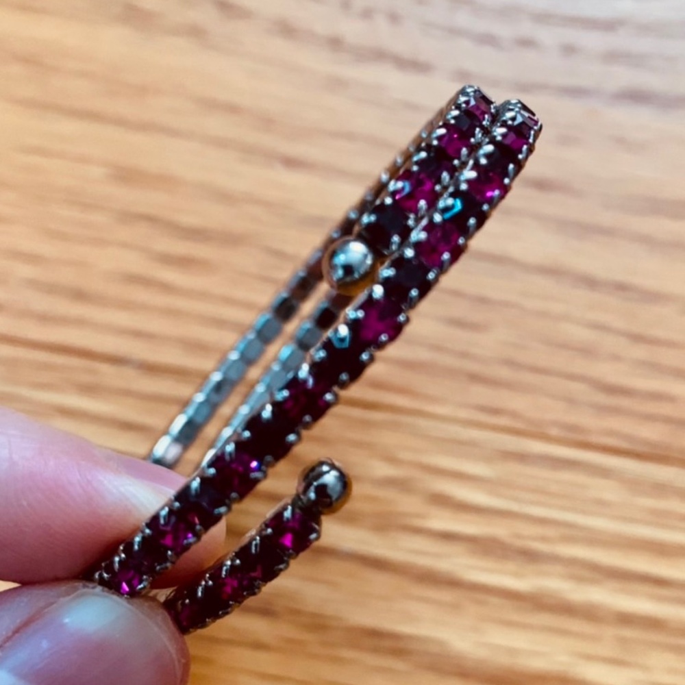 Crystal Rhinestone Stretch Bracelet - Picture 2 of 3